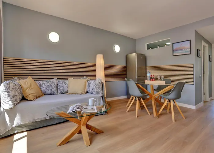 Oasis Royal 2 Bedrooms Ground Floor Apartment *